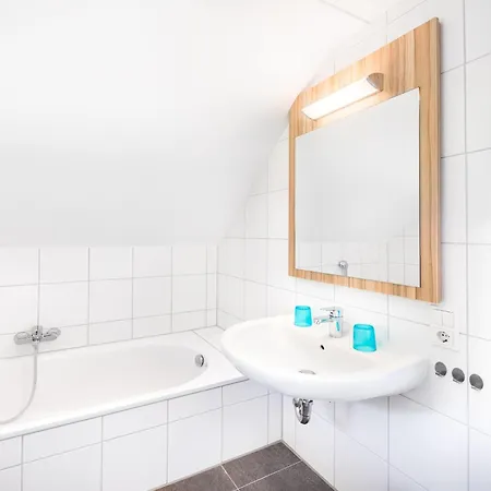 Spacious, Modern Apartment, Ten Minutes Walk From The Centre Вінтерберг
